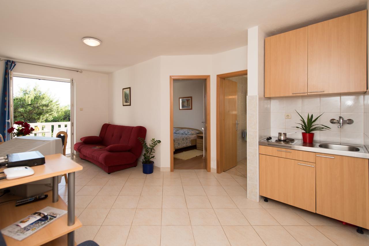 Sun House Apartments Bol Exterior foto